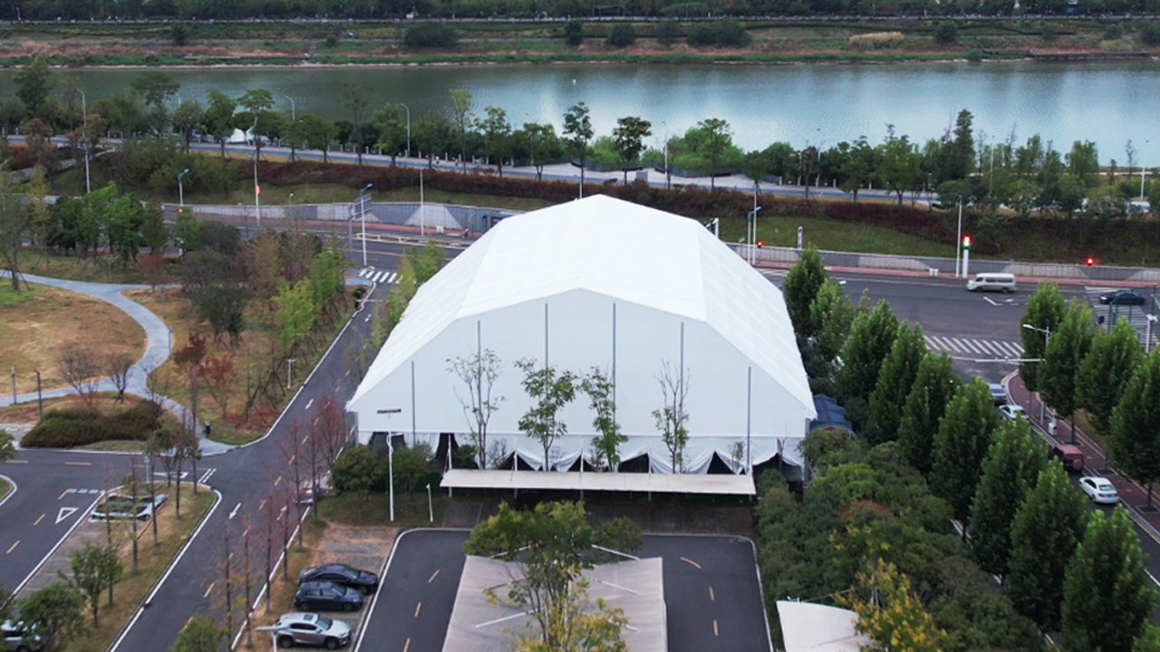 速建主場，一篷搞定封面